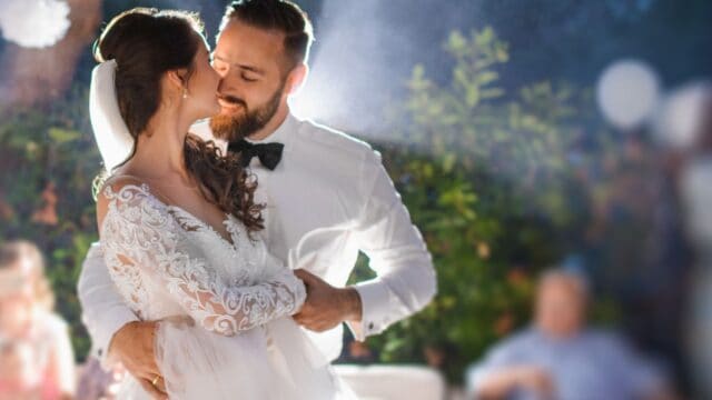 Wedding-Couple-Dancing